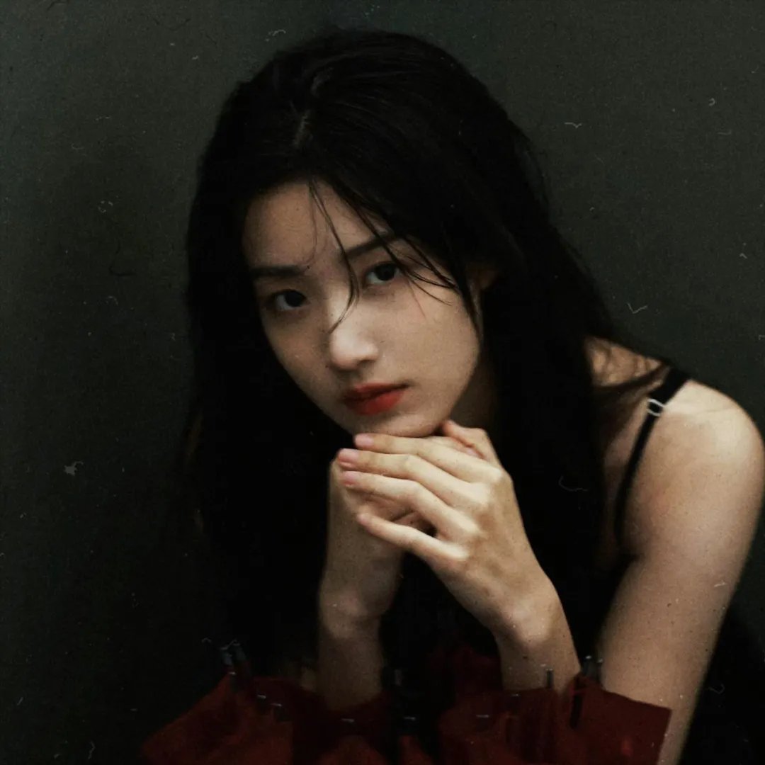 她璀璨如炬
